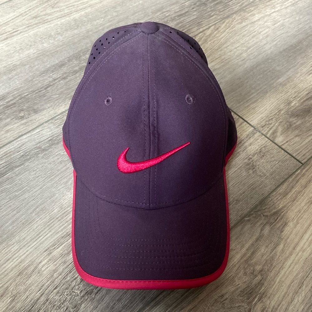 Nike Breathable Lightweight Running Cap Hat - Burgundy